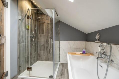 1440px-Elm Farm H...