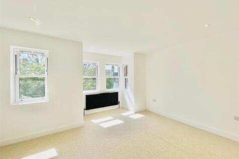 WhatsApp Image 2025-05-01 at 11.29.22 (1).jpeg