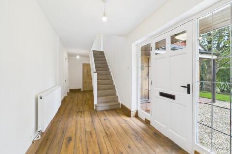 CAM02127G0-PR0342-STILL005