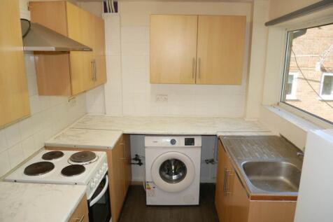 Exton Close, Chatham, Kent  photo 3