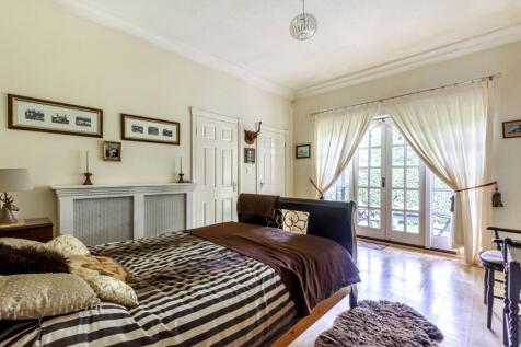 Bracken Place, Chilworth, Southampton, Hampshire, SO16 photo 4