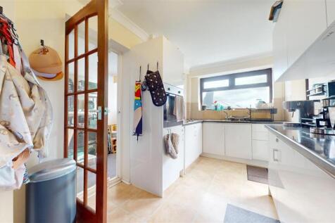 Peebles Avenue Kitchen