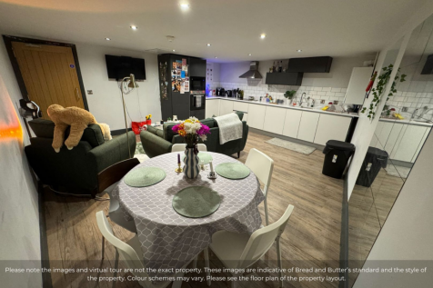 7-bed flat on Flat 5, Hoods Hideout, 66-72 Houndsgate NG1 6BA, £758/mo