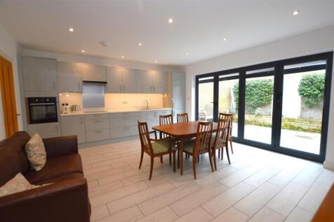 59 Kneller Road living kitchen3.JPG