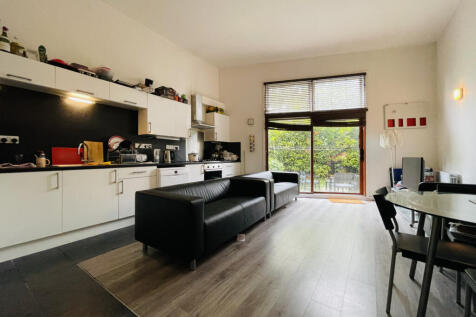 Old Bell Gate Place, London E14 photo 3