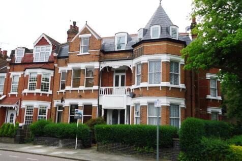 Braemar Avenue N22