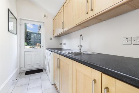 4 bed, 2 bath Detached in Glasgow - Photo 20