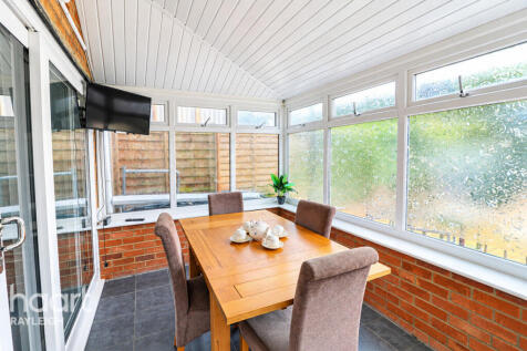 Tangham Walk, Basildon photo 3