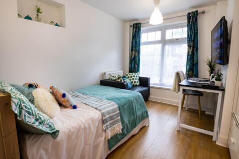 1Apt_1_Woodland_Way_