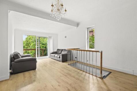 Totteridge Road-7.jpg