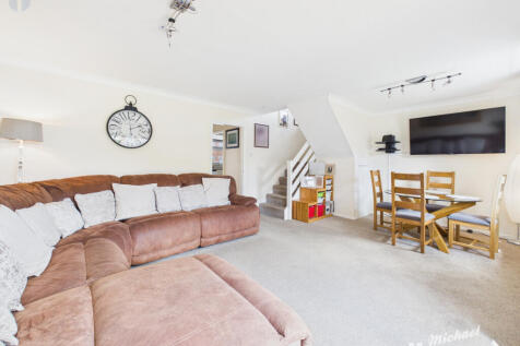 CAM03852G0-PR0660-STILL007