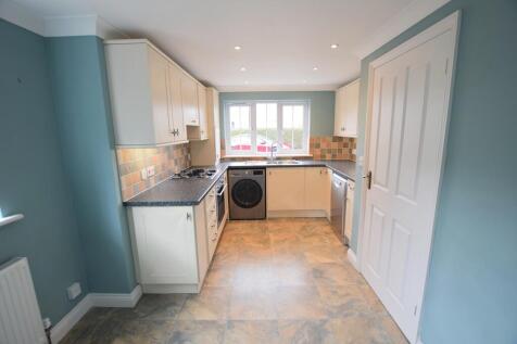 Yew Lane, New Milton, Hampshire. BH25 5BA photo 4
