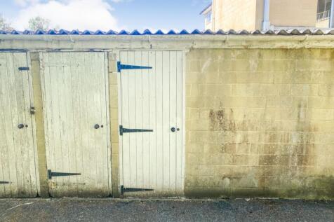 1 Home Close, Newlands Road, Corsham, Wiltshire, SN13 0BE
