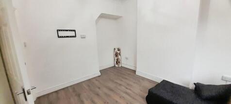 fe9bf701-WhatsApp...