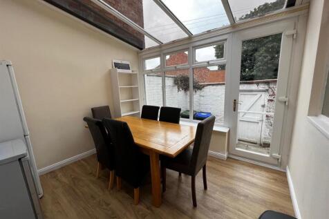 Nevilledale Terrace, Viaduct, Durham City photo 5