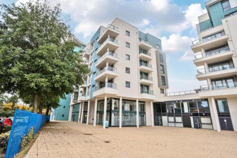 2-bed flat on Ocean Way, Southampton, SO14, £1,400/mo
