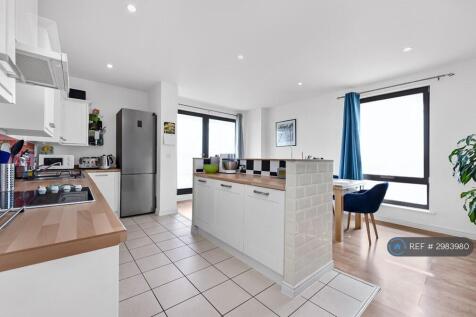 Modern Fully Fitted Kitchen