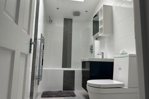 Derwent Avenue, Kingston Vale, London SW15 photo 5
