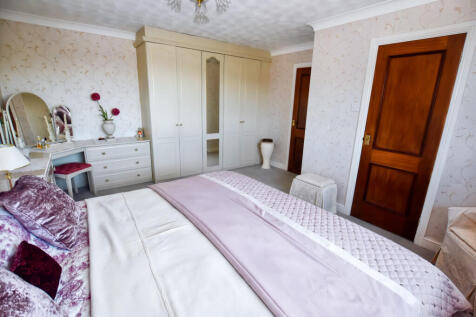 Principal Bedroom...