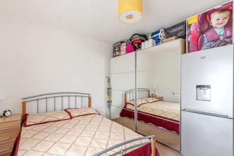 61 Sweet Briar bedroom.jpg