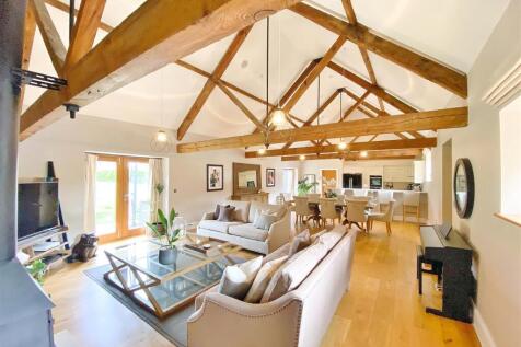 Living area.jpg