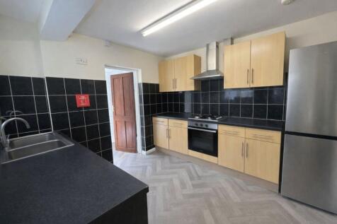 Dashwood Avenue, Hp12 photo 5