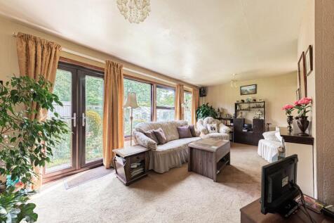 Living Room (2)