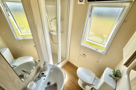 Bathroom with Shower in the Willerby Rio Gold Stat