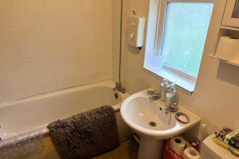 17, Stanningley Avenue, Mixenden, Halifax, Calderdale photo 5