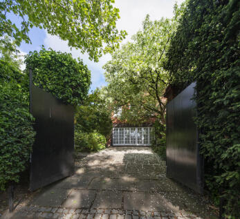 10 bed, 10 bath Detached in London - Photo 34