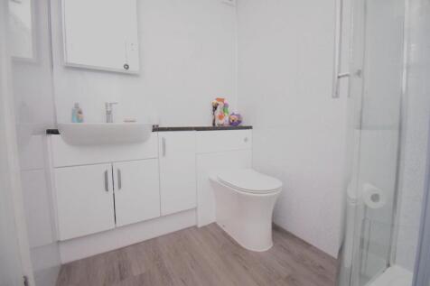 Shower Room.JPG