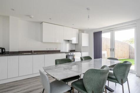 62 Parkes Avenue_11.jpg