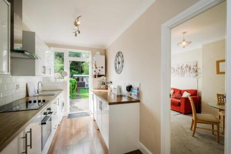 37 Knebworth Avenue-19.jpg