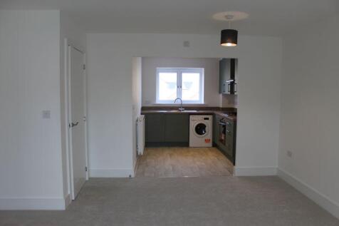 ONE BEDROOM FIRST FLOOR APARTMENT  photo 3