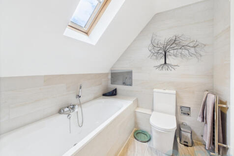 CAM04024G0-PR0030-STILL019