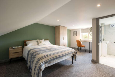 Studio house on Cornwallis Close, £1,100/mo