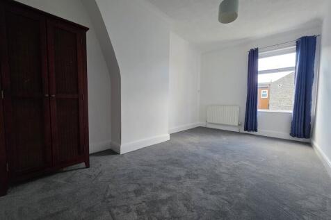 Woodhead Street, Cleckheaton photo 4