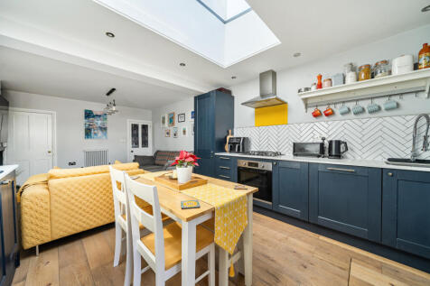 Kitchen/Dining Rm