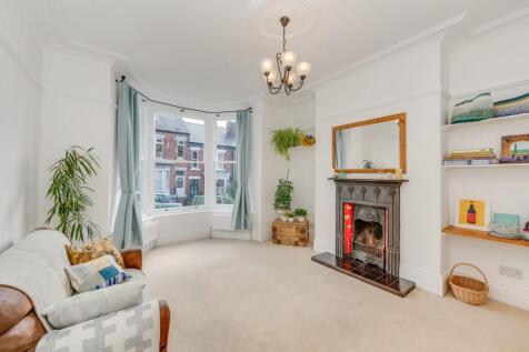 KITCHEN, DINER AND LIVING ROOM