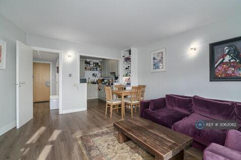 Cascades Tower, London, E14 photo 3