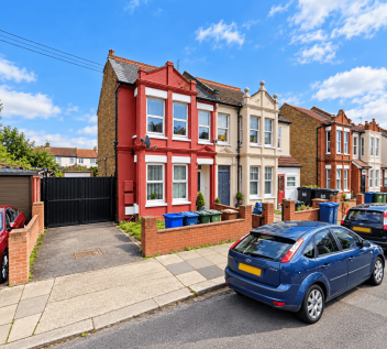 1 bedroom Garden Flat for rent