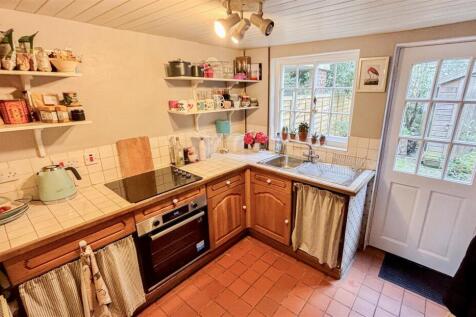 7-kitchen.jpg