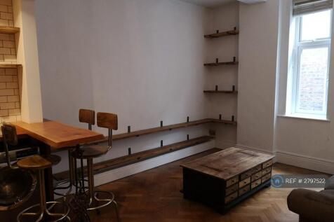Breakfast Bar / Living Room