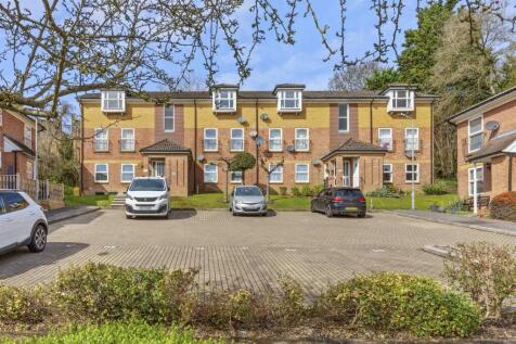 28a Lower Furney Close, HP13 6XQ (LOW RES)-14.jpg