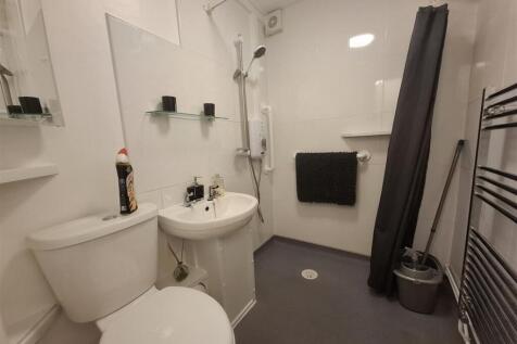 Shower Room.jpg