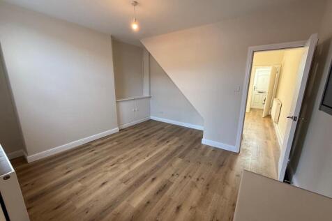 Tonge Moor Road, Bolton,  photo 4