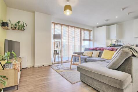 Living area 2.jpg