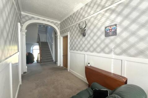 STAIRCASE &amp; FIRST FLOOR LANDING