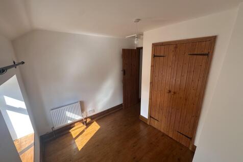 8 Norwich Rd, Chedgrave, Norwich NR14 6HB, UK photo 5