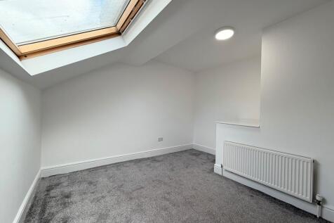 Cross Green Crescent, Leeds, LS9 photo 5